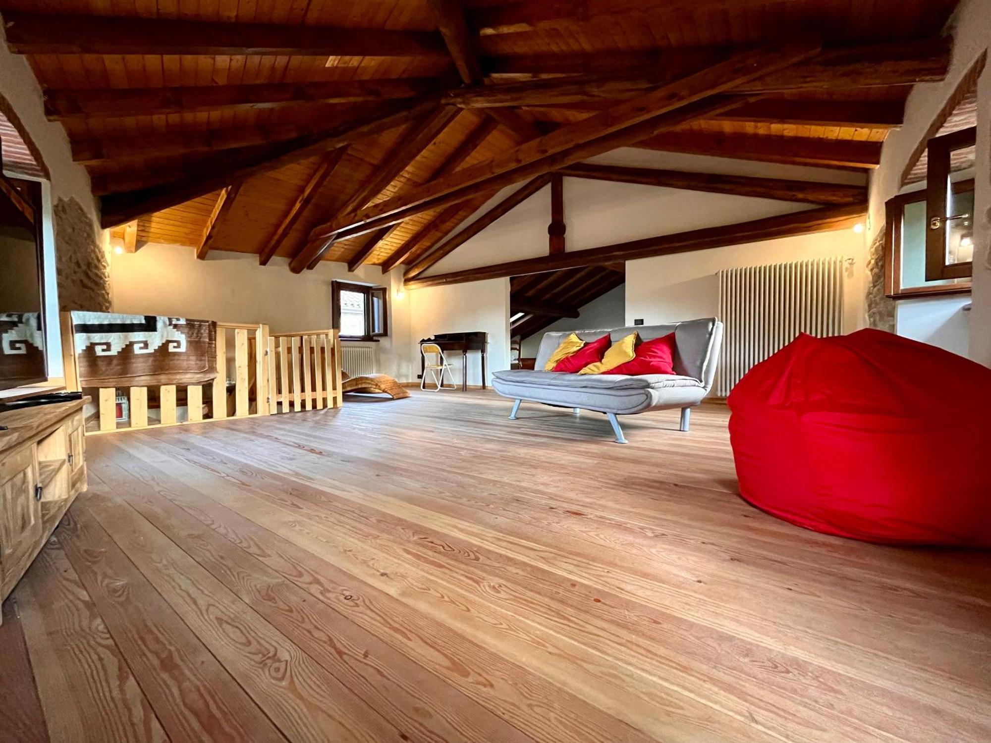 Amazing Castle House Holiday home Mombaldone